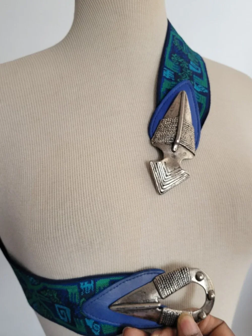 Vintage 70s 80s Elastic Stretchy Blue & Teal Silver Buckle Belt